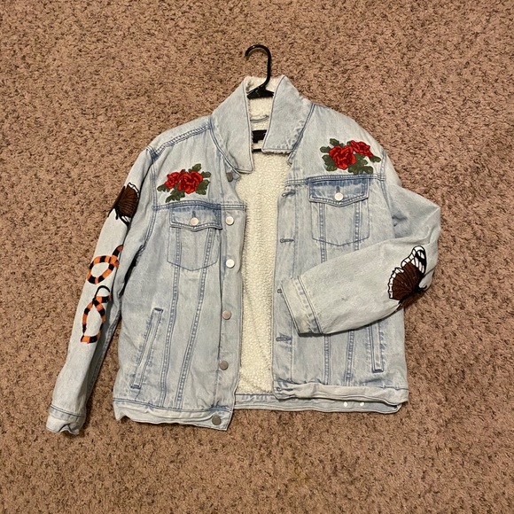 Kendall and Kylie Sherpa Lined Trucker Jacket - Picture 2 of 2